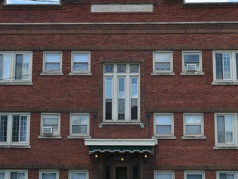 Historic Worthington Manor Apartments — Photo 3