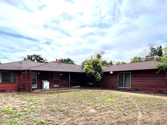 3rd image of 107 Sherman Dr