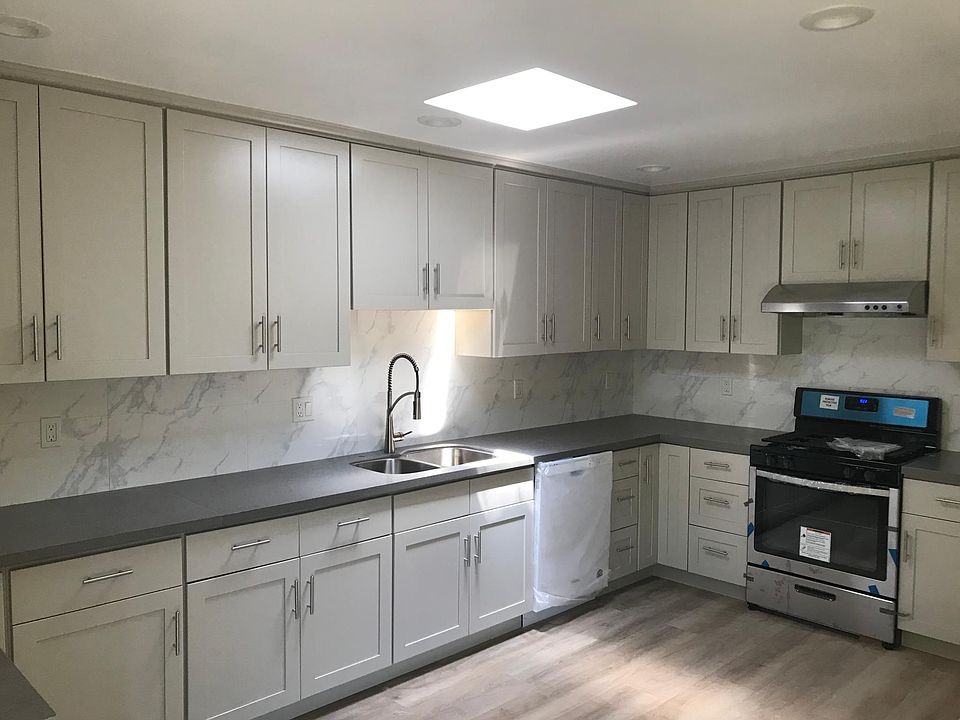 1st image of 45 Blossom Ct