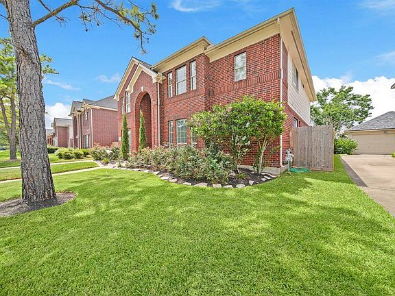 3rd image of 3207 Summerwind Ct