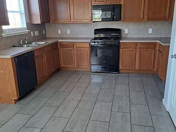 4th image of 22207 Greengate Dr
