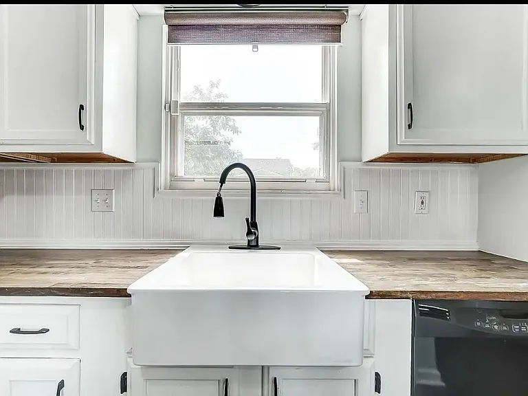 6406 Amber Ct — Photo 1