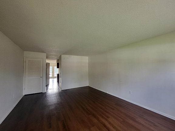 4th image of 5233 S Oakwood Dr #5233