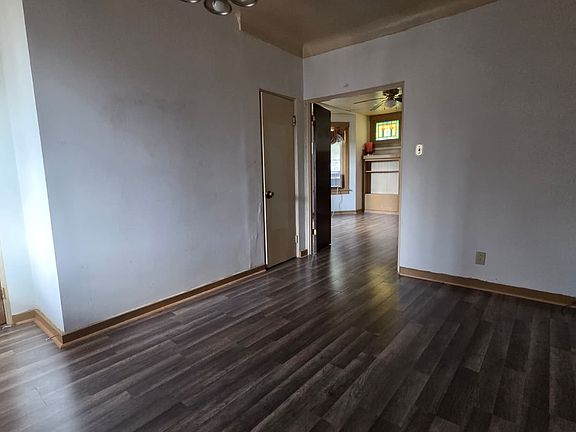4th image of 3007 Pyramid Ave #1A