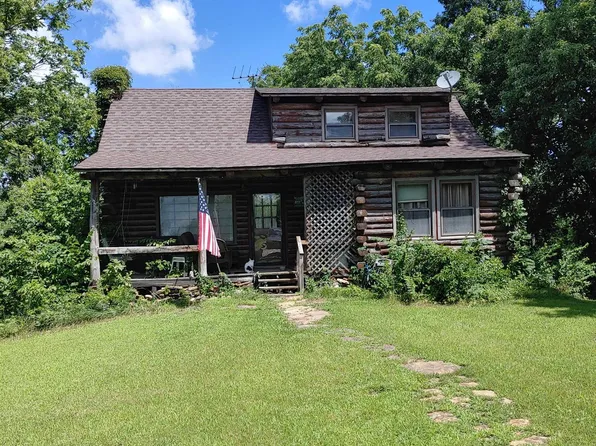 11678 King Estates Dr, Oskaloosa, KS 66066
