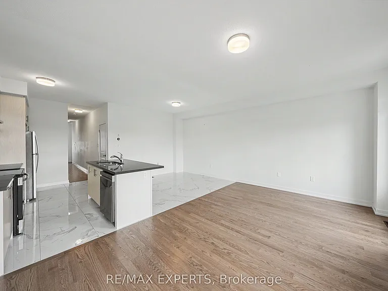 159 Haldimand Cres — Photo 10