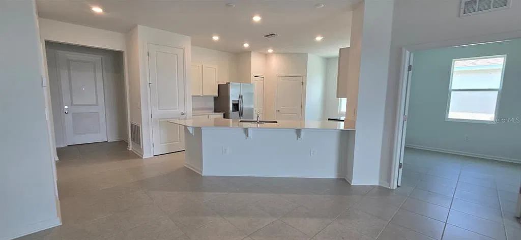 3 bed, 2.0 bath, 2109 sqft, $2,000 — Photo 4