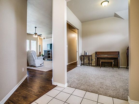 5th image of 913 Foxwood Ln