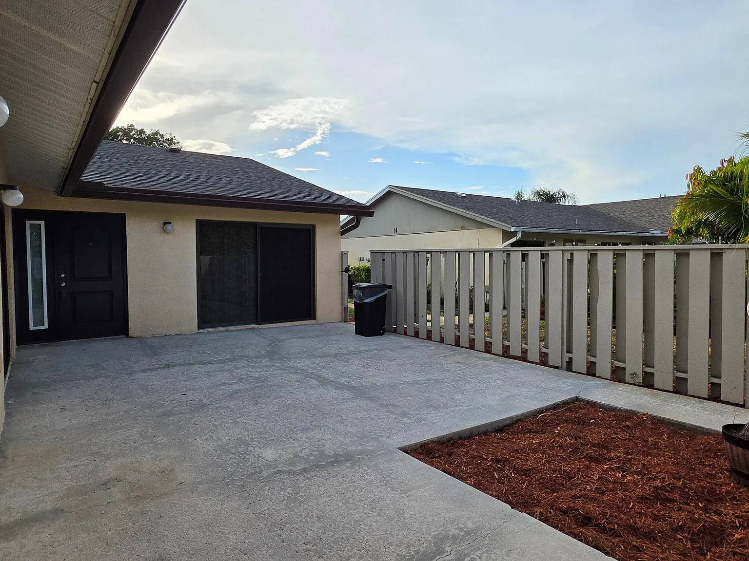 2 bed, 2.0 bath, 1243 sqft, $2,300 — Photo 2