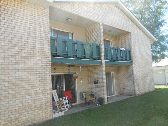 5th image of 815 Cherry St