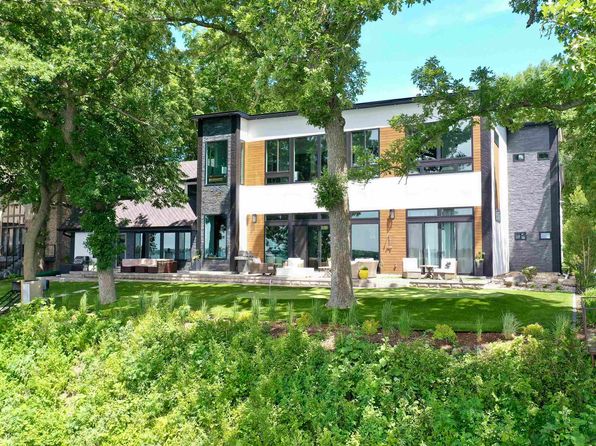 3711 Fairfield St, Okoboji, IA 51355