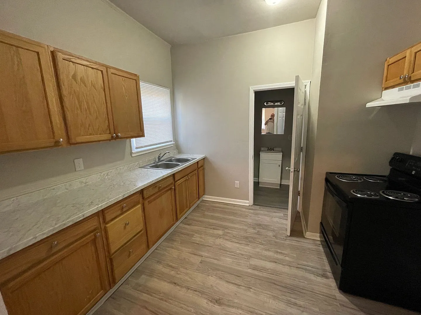 3 bedroom 2 bathroom renovated house available — Photo 4