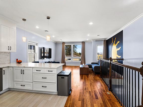 3rd image of 11 7th St #904