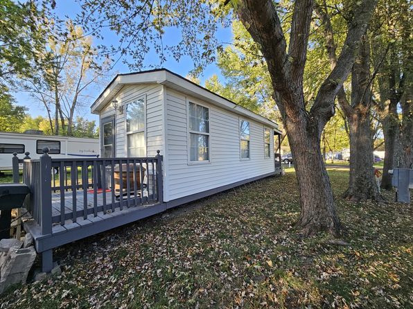 4/199 Woodhaven Lakes, Sublette, IL 61367