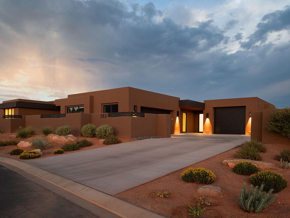 1st image of 583 S Juniper Way