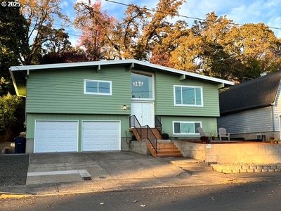 552 W D St, Springfield, OR, 97477