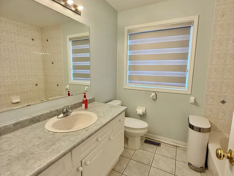 21 Sugarhill Dr #UPPER — Photo 13