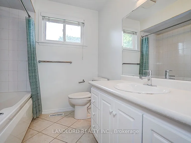 2294 Wyandotte Dr — Photo 31