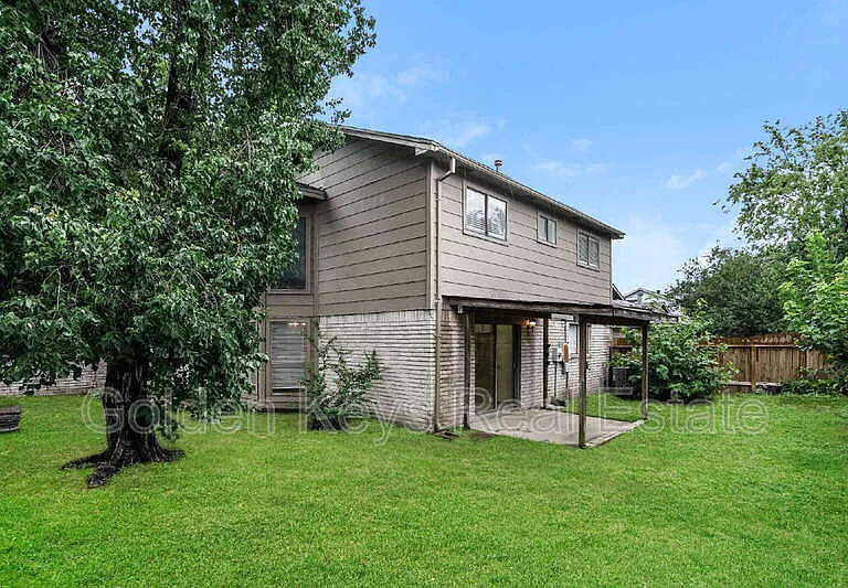 10743 Staghill Dr — Photo 15