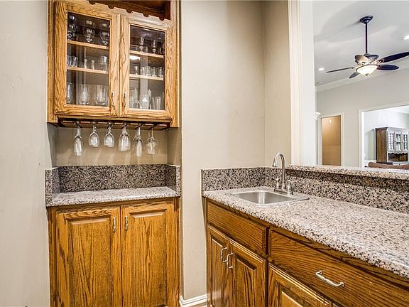 5th image of 4401 Waterford Dr