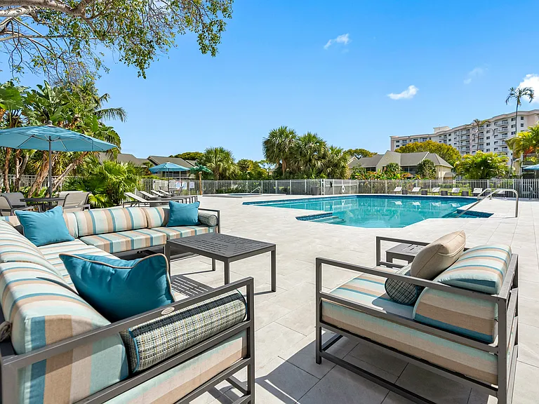 Breezes at Palm-Aire — Photo 8