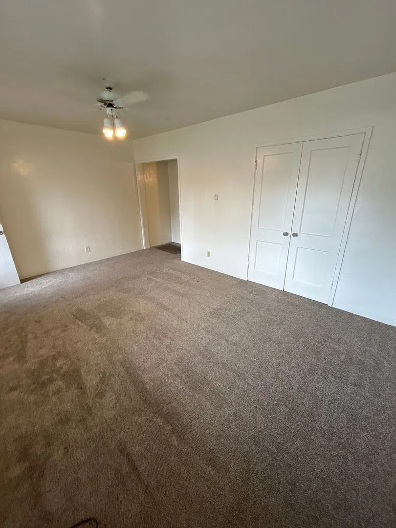 Charming 1 bedroom Duplex — Photo 4