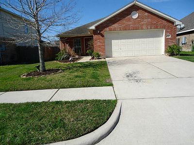 1082 Lasso Ct, Alvin, TX, 77511