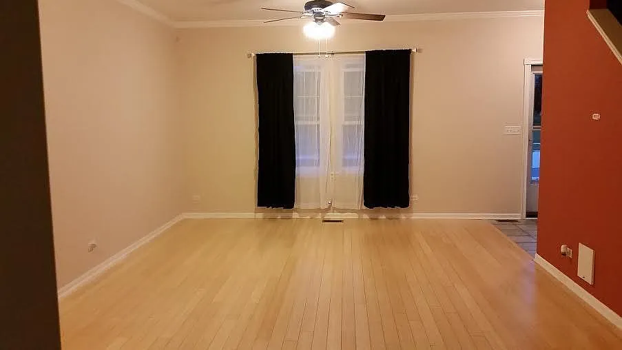 4 bed, 2.5 bath, 1940 sqft, $2,700 — Photo 4