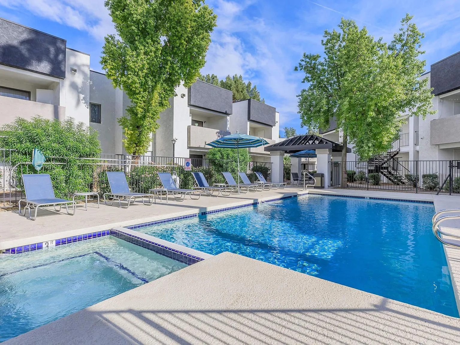 Sun Creek Apartments — Photo 1