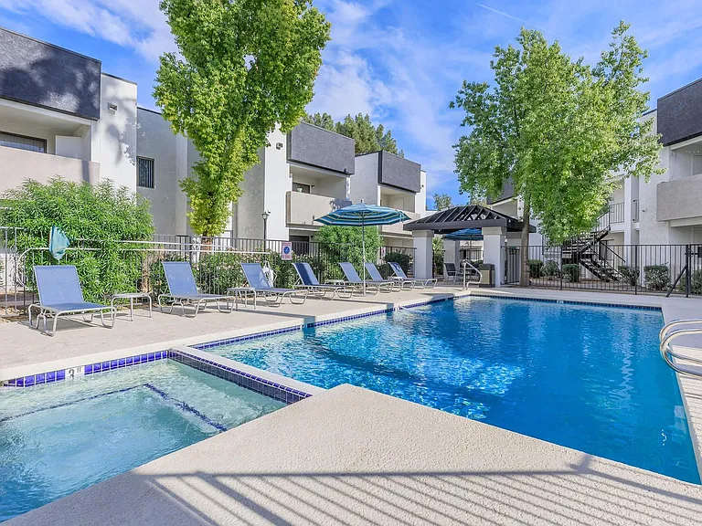 Sun Creek Apartments — Photo 1