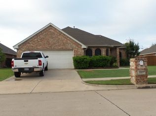 8421 Emerald Cir, North Richland Hills, TX 76180