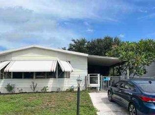 6917 SE Delegate St, Hobe Sound, FL 33455