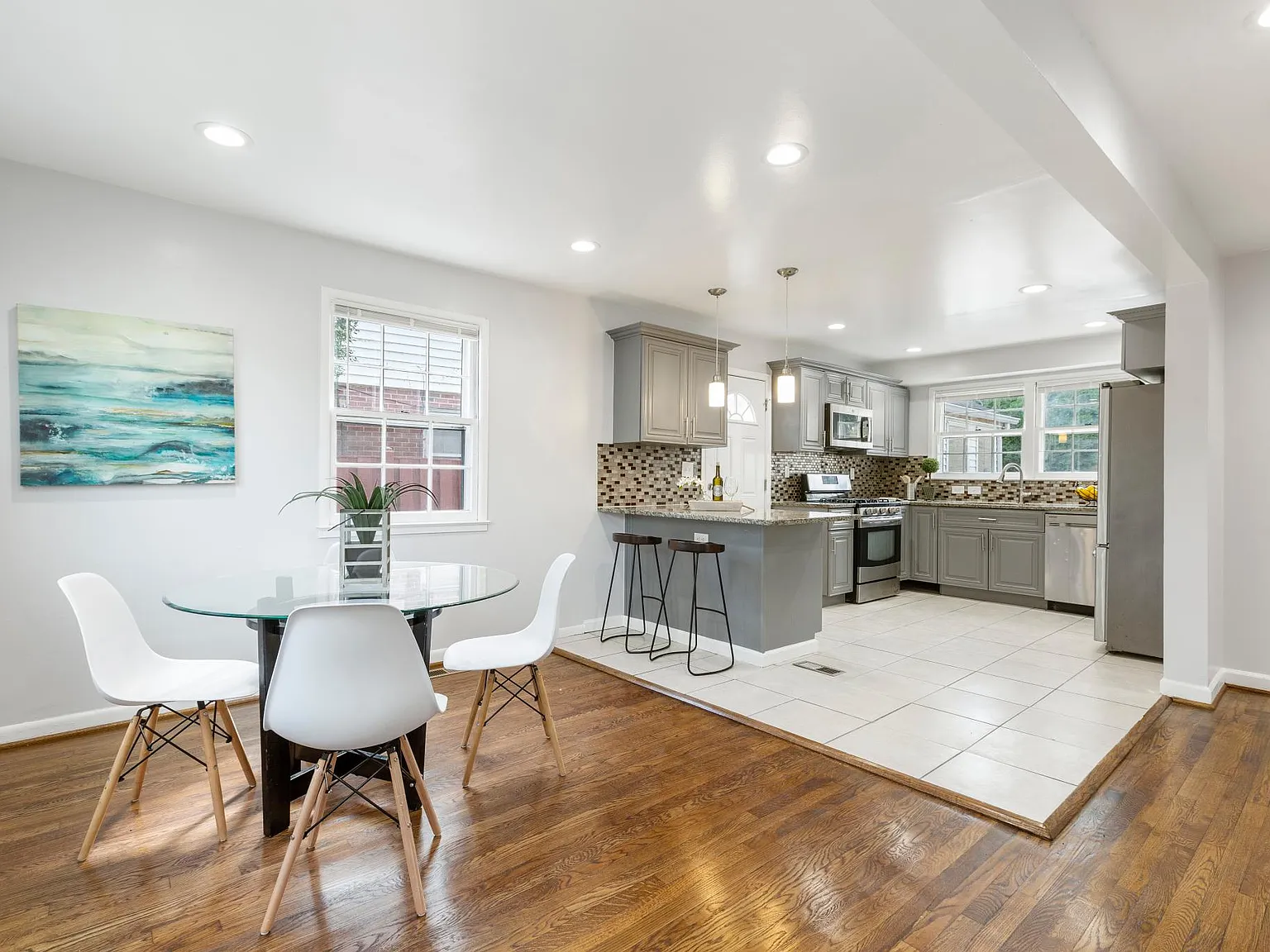 7 bed, 3.5 bath, 2500 sqft, $8,195 — Photo 4