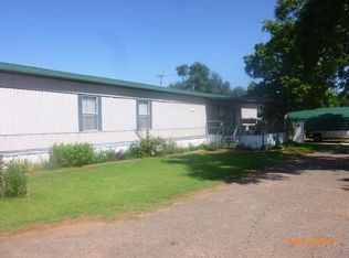 902 W 9th St, Elk City, OK 73644