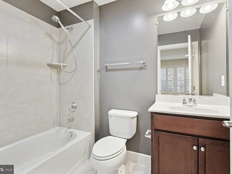 3439 Kemper Rd — Photo 31