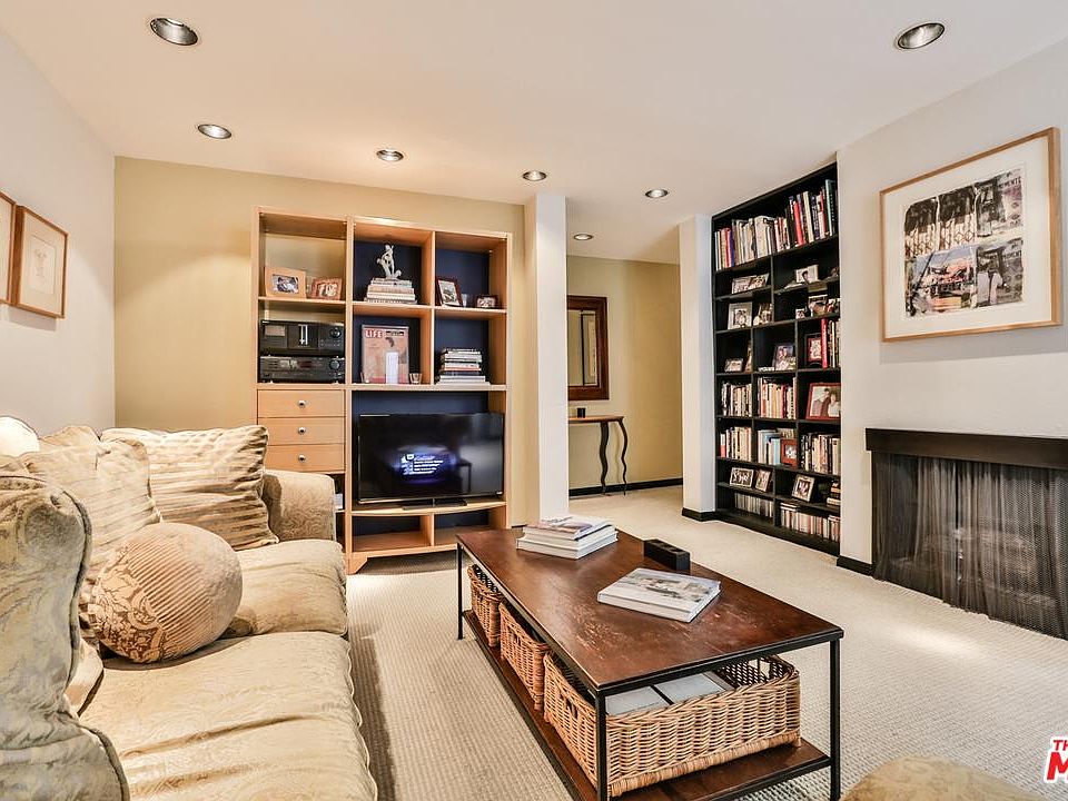 1st image of 8535 W West Knoll Dr APT 210