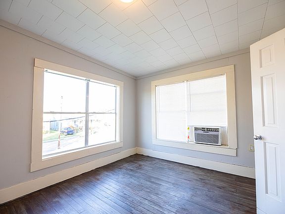 624-IRIS-bedroom2-1_12292022