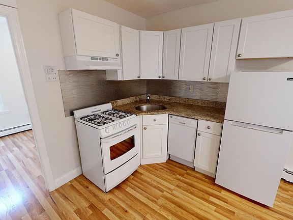2nd image of 23 Sheafe St #6