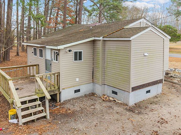 3rd image of 545 Garrett Island Road