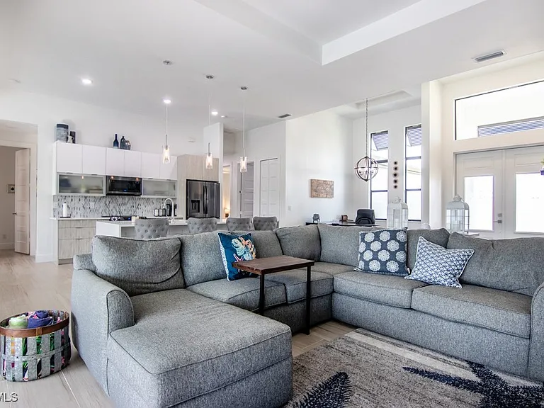 3507 SW 2nd Ave — Photo 9