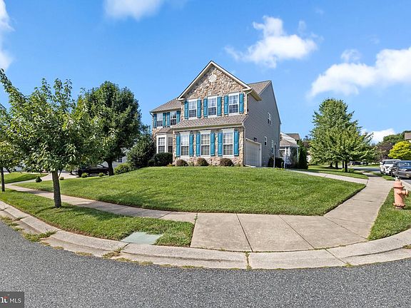 2nd image of 5103 Crest Haven Way