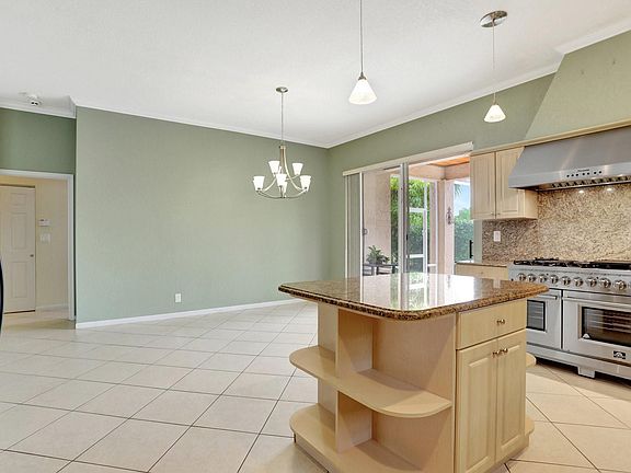 3rd image of 7810 NW 70th Avenue