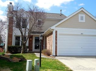 373 Huntington Ct, Rochester Hills, MI 48307