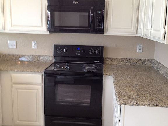 4th image of 1102 Eastfield Dr