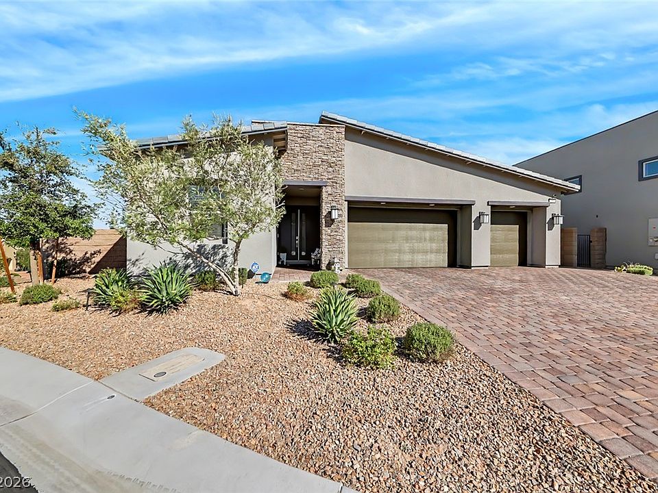 1st image of 9 Charlotte Ridge Pl