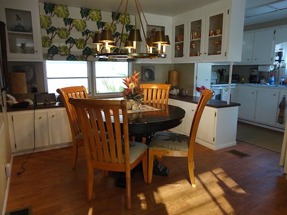 cozy dining area