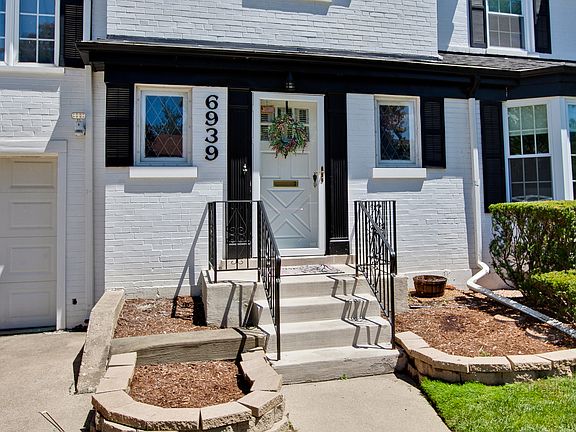3rd image of 6939 N Knox Ave