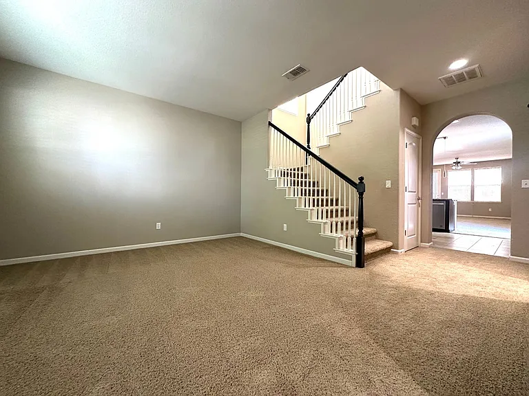 3895 Bethpage St — Photo 8