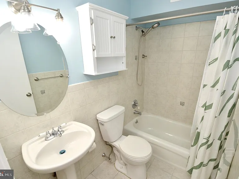 340 Woodlake Dr — Photo 17