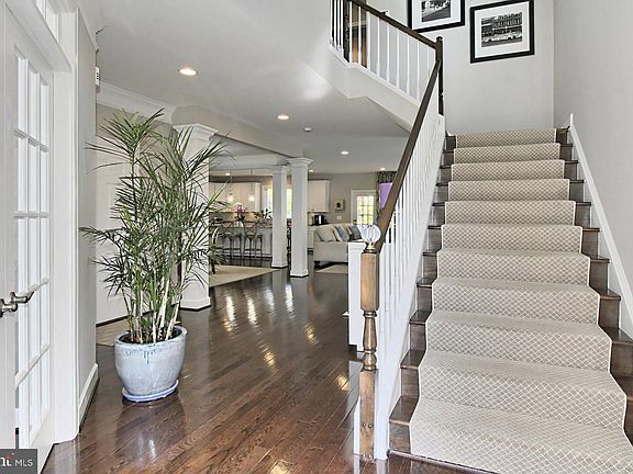4th image of 10276 Greenspire Dr